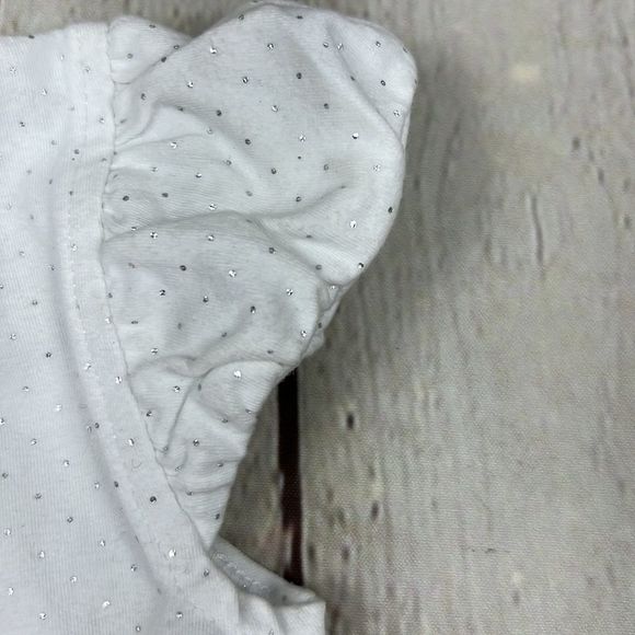 Gigil Easter onesie with attached tutu Baby girl 12mon bunny in the center. - Picture 4 of 8